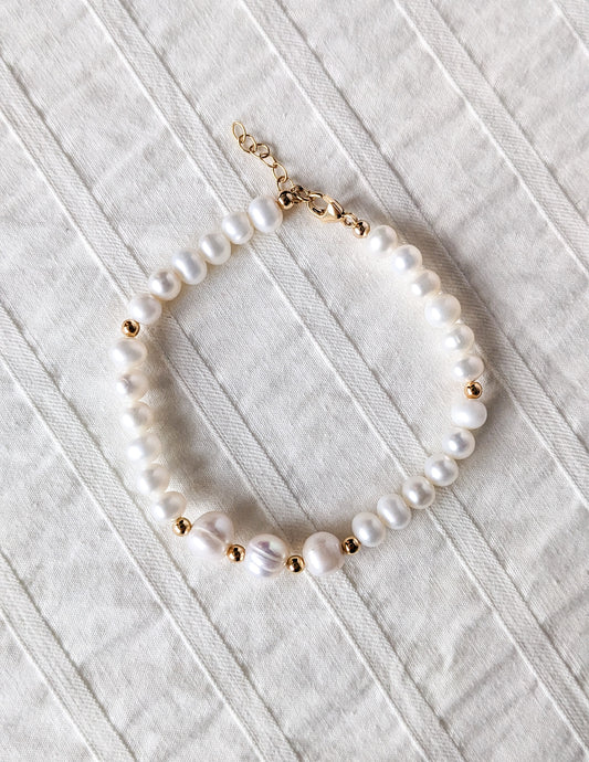 Bracelet pour femmes, perles d'eau douce, gold filled 14k, Apparat Atelier