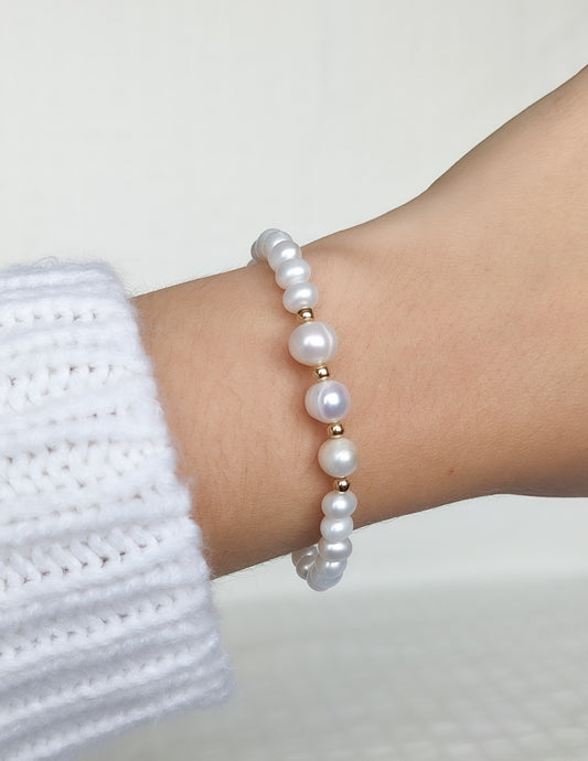 Bracelet pour femmes, perles d'eau douce, gold filled 14k, Apparat Atelier