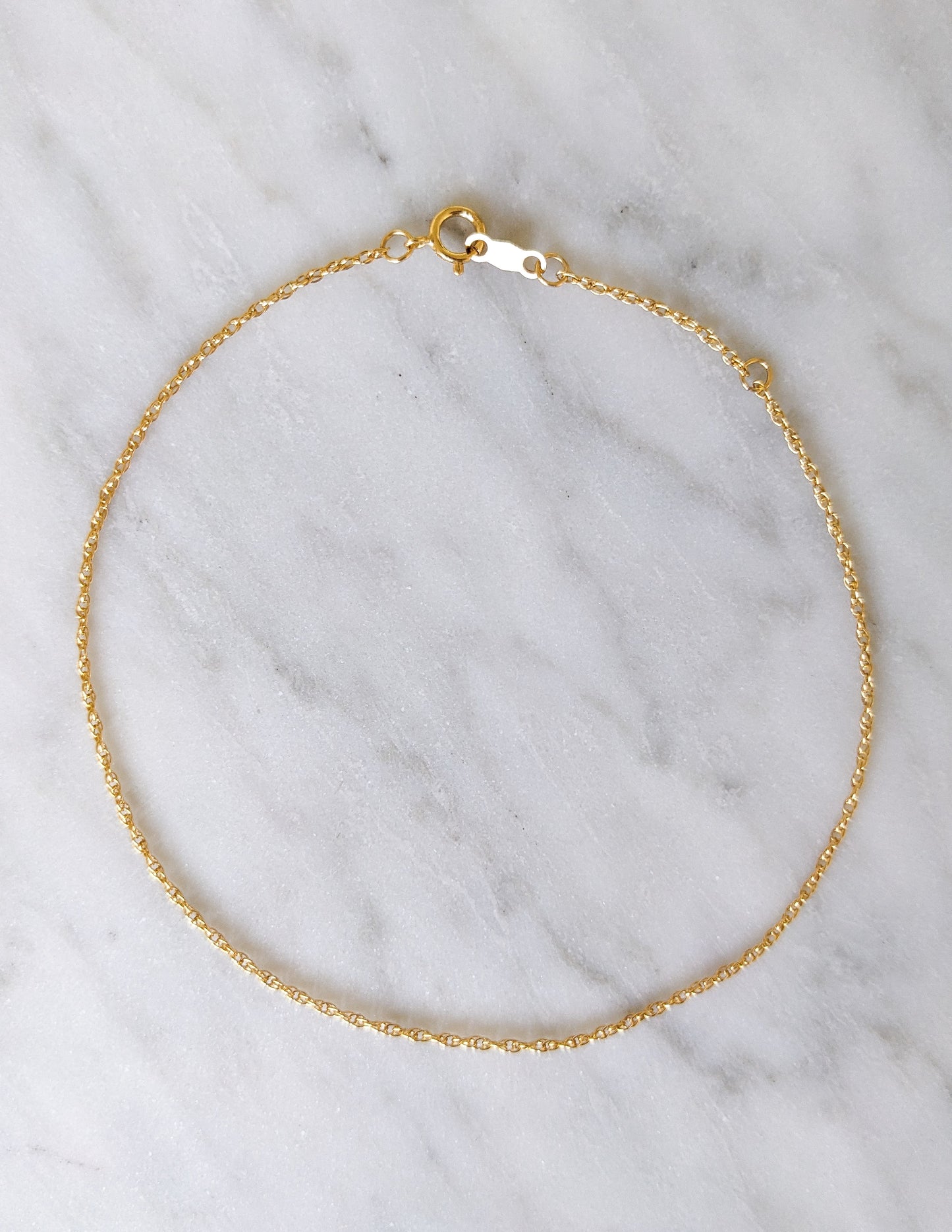 Bracelet de cheville torsadé