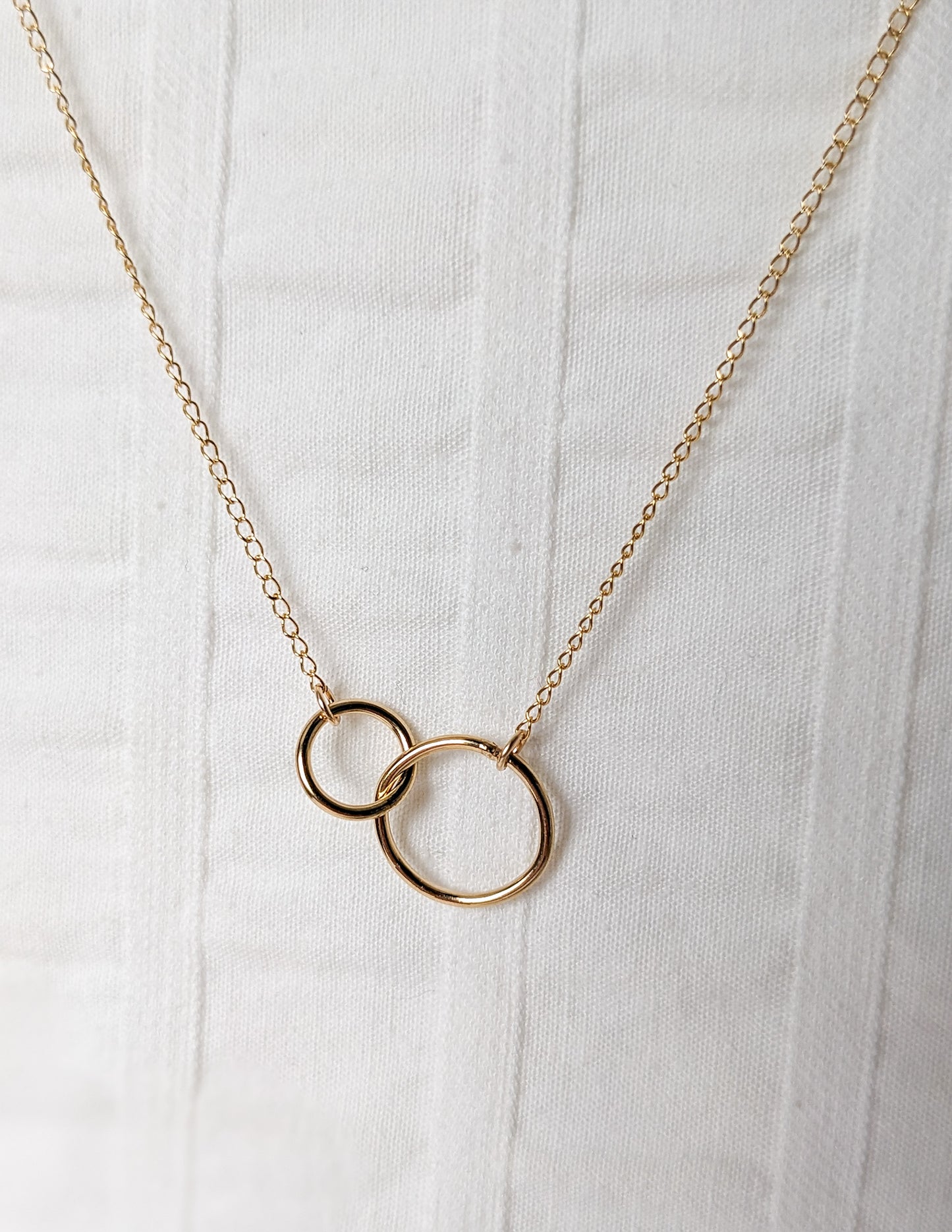 Collier pour femmes, anneaux doubles, gold filled 14k